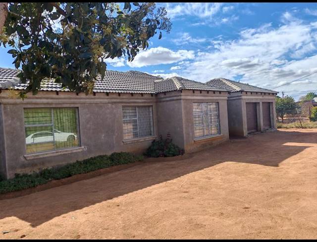 3 BEDROOM HOUSE FOR SALE IN MANKWENG
